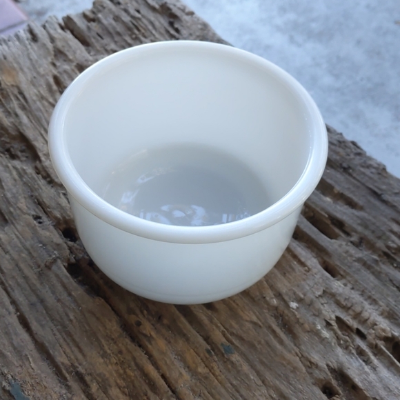 Vintage Milk Glass small nesting bowl - Picture 2 of 6